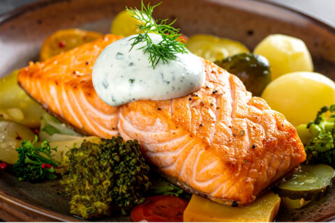 salmon with broccoli